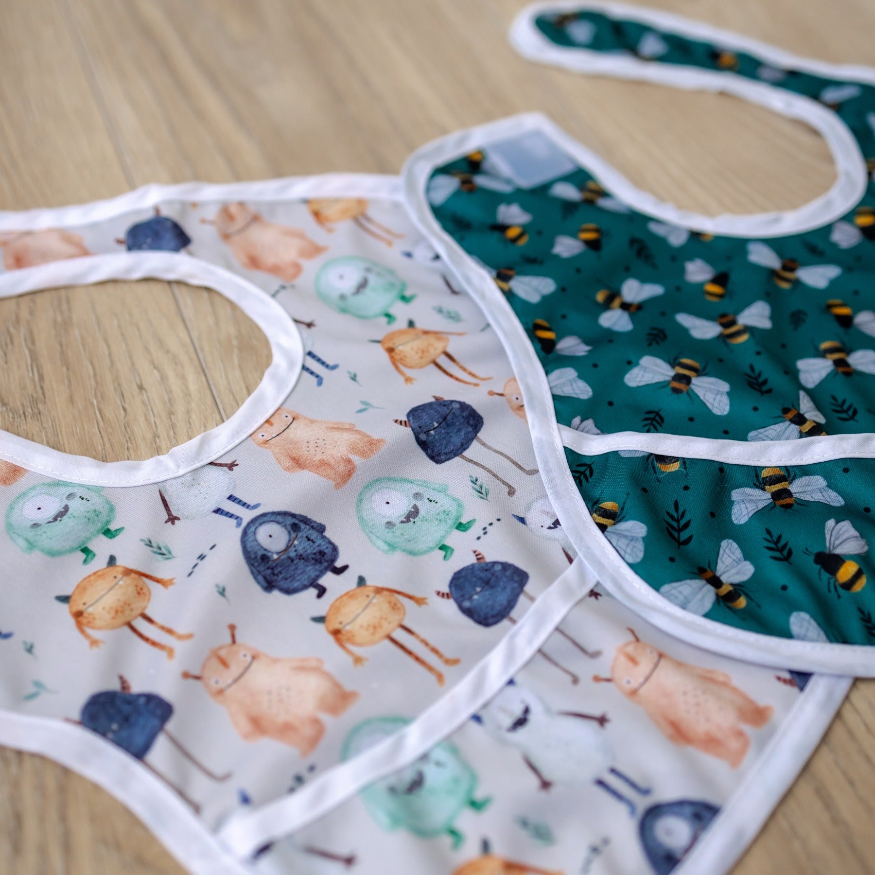 Bear & Moo Classic Bib | Bees & Leaves