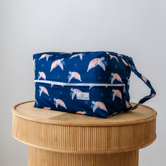 Bear & Moo Nappy Pod in Tranquil Turtles print